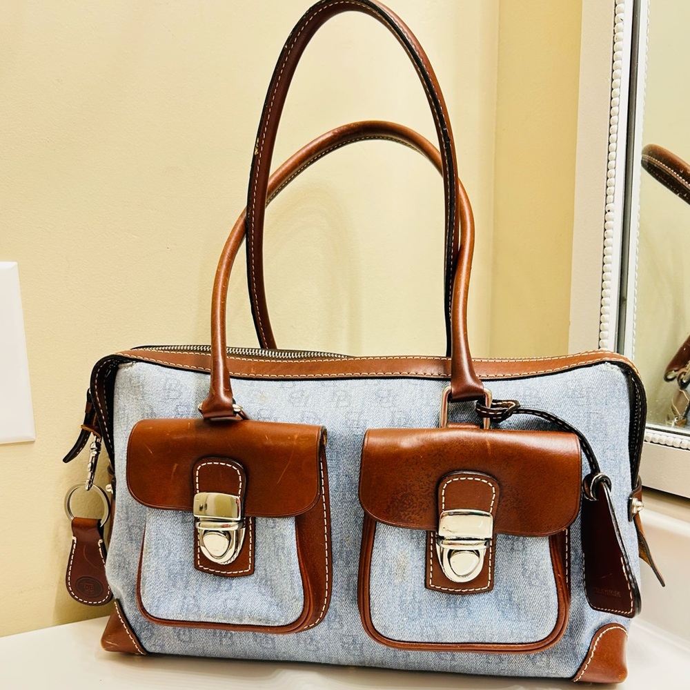 Dooney & Bourke Y2K Shoulder Bag  Genuine Leather Keychain & picture frame